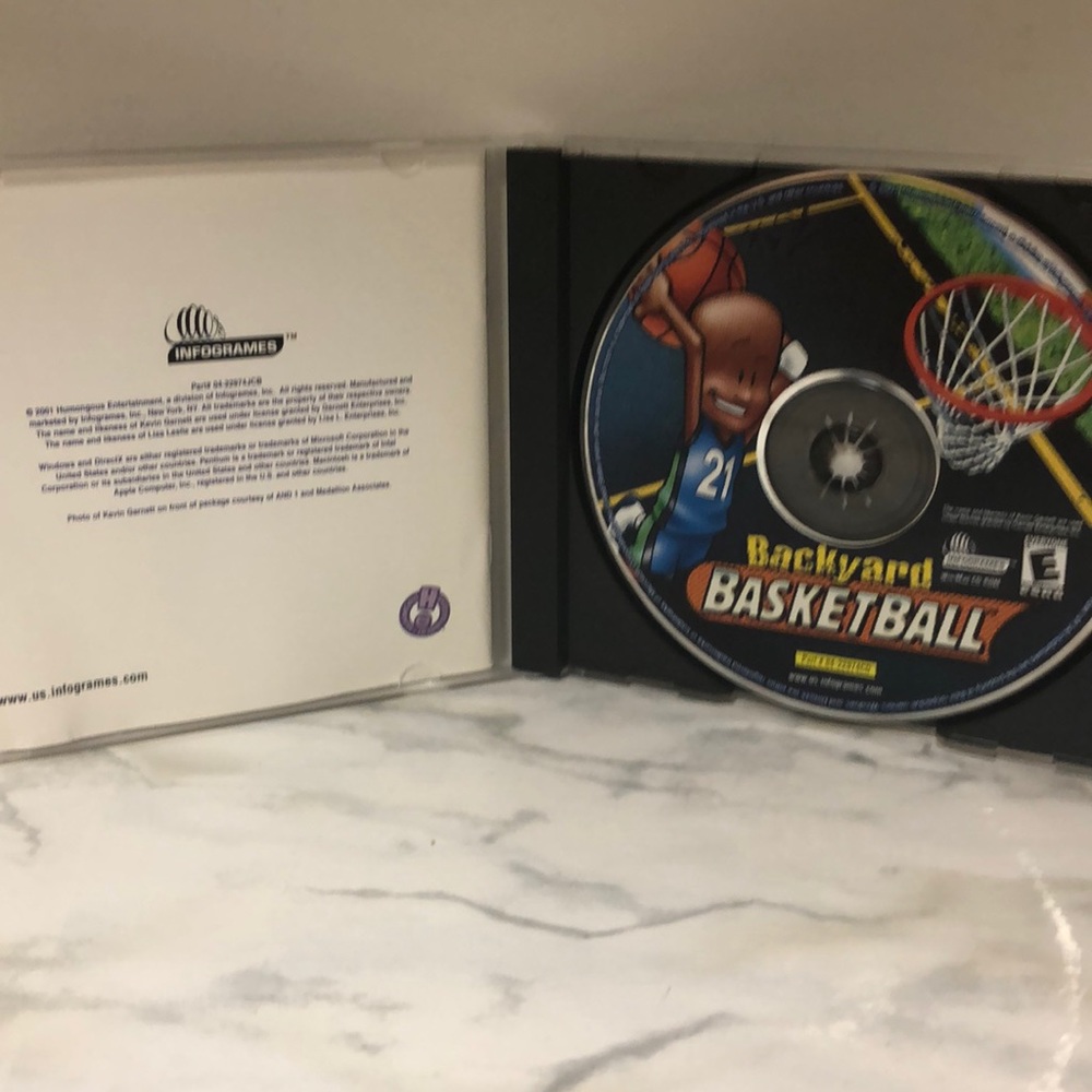 Backyard Basketball 🏀 - Picture 3 of 3